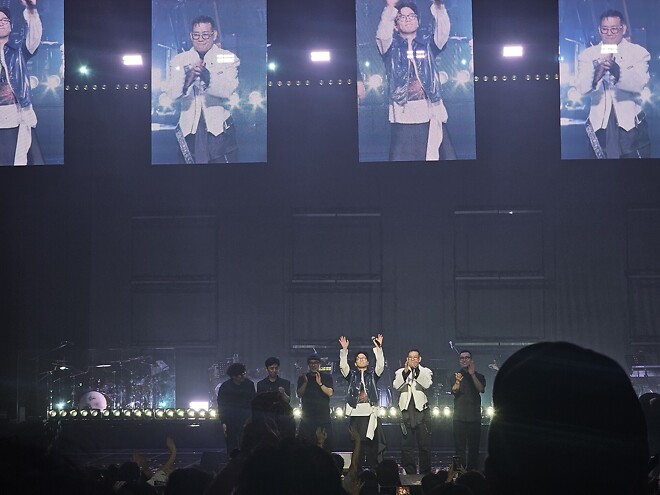 오늘의 공연은 전위적인 ㄷㄷ