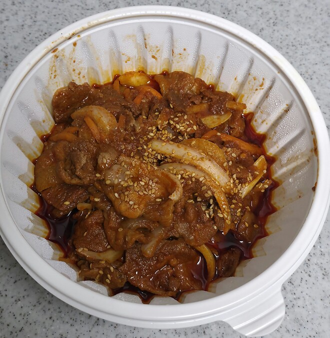 이정도 제육이면 뱁 맻공인지