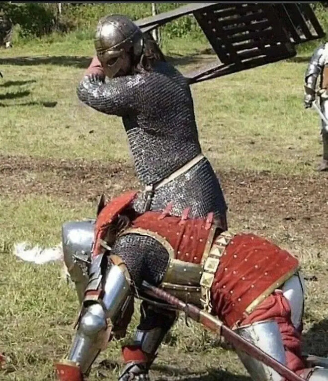 ??? : 중무장한 병사는 어떻게 제압하나요?