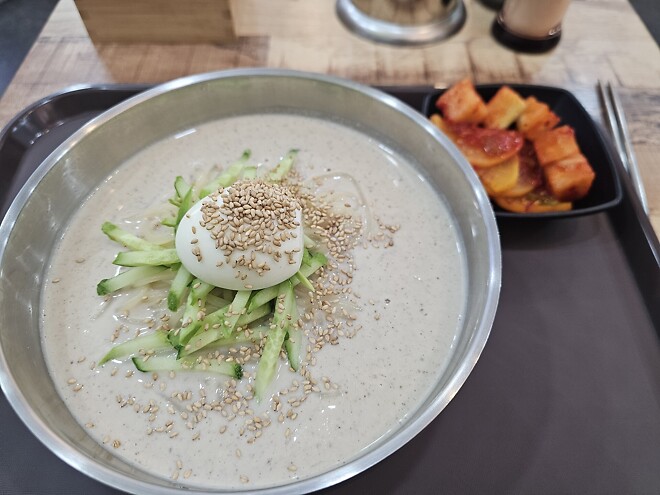 여름이네여 ㄷㄷ