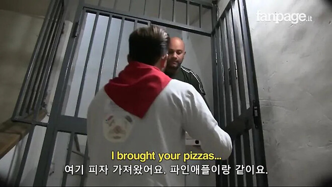 이탈리아에서 실수인척 파인애플 피자 배달하기.jpg