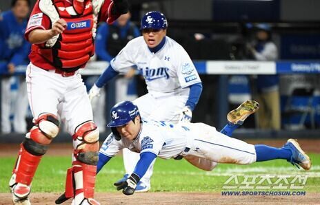 다시 보니 정수성 코치한테 한 게 맞긴 한 듯