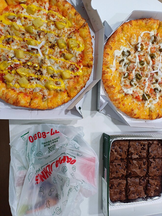 집 앞에 빠빠존슨 생김 1+1