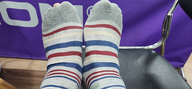 구멍난 양말 내 계좌 방불케 해