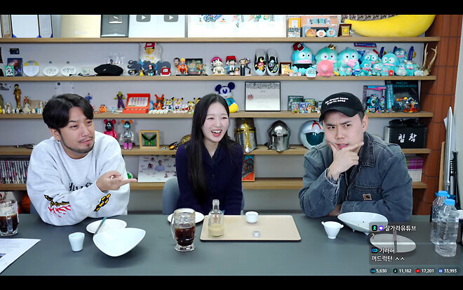 아기맹수님 너무 커엽다