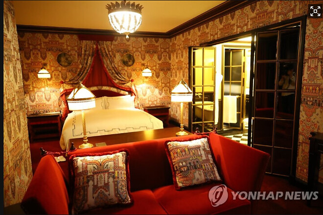 레스케이프 호텔의 팔레드 신에 다녀왔습니다