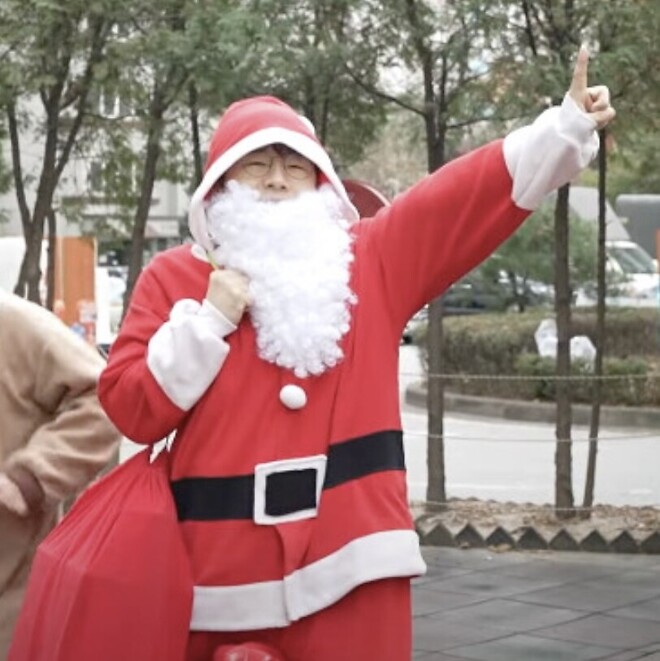 오늘은 슈카대표님 생신날입니다