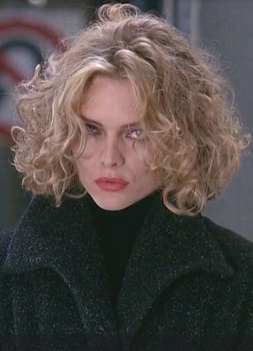 슈퍼걸 vs 캣우먼