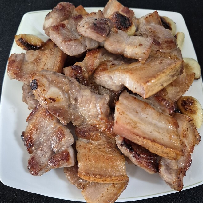 흑오겹살도 기름이맛있네요