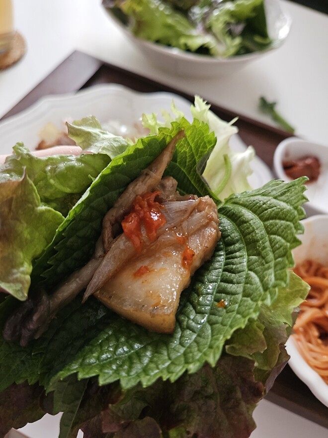 🐿️..친구들아 제주 돼지 사자... 참 맛있다...