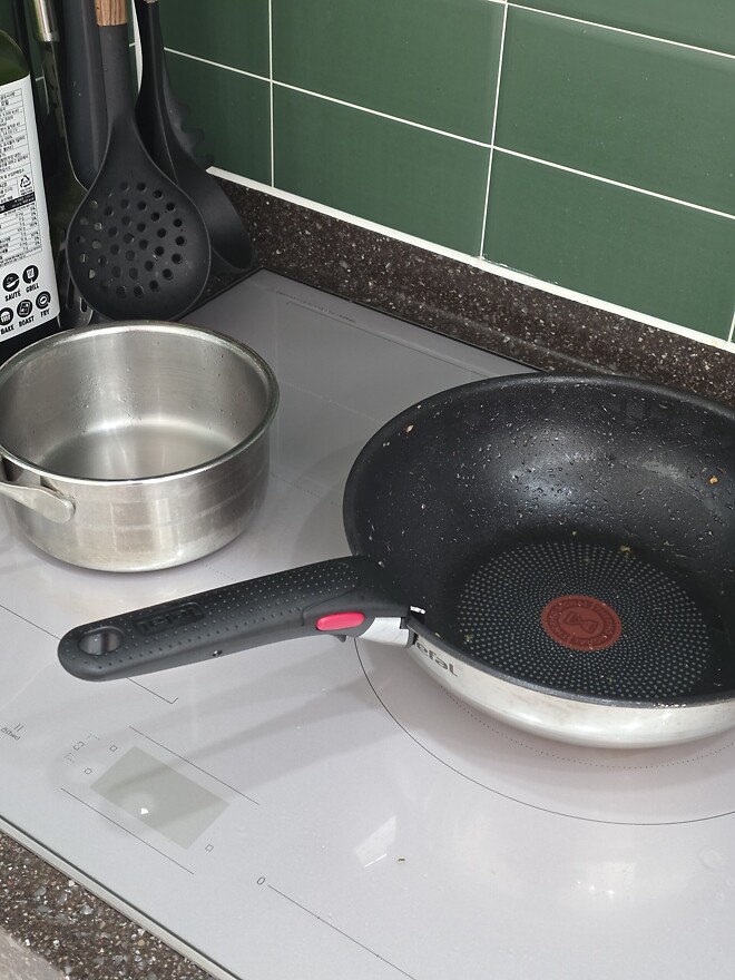 슈친상사 제주 흑돼지 오겹살 바질 파스타