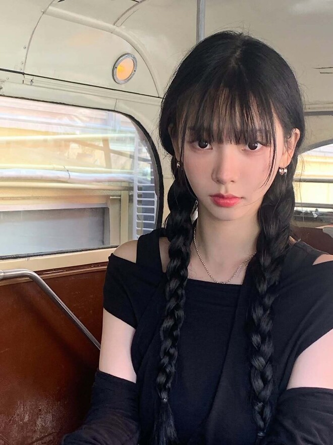 양갈래 머리 한 카리나