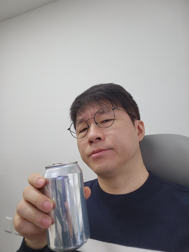 안녕하세요. 저는 20살에 코스피 투자를 통해 경제적 자유를 얻어...