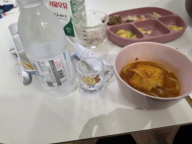 김치우동전골 후기) 소주1병 깠습니다