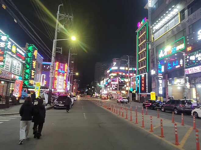 화려한 도시 천안