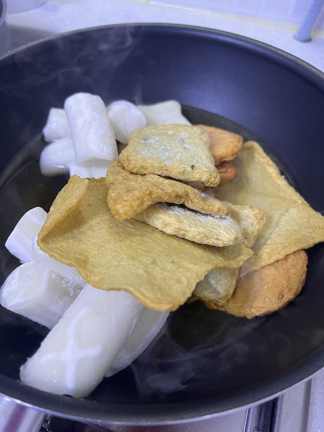 제타박 고래사 어묵으로 떡볶이 만듬 (aka.와우)