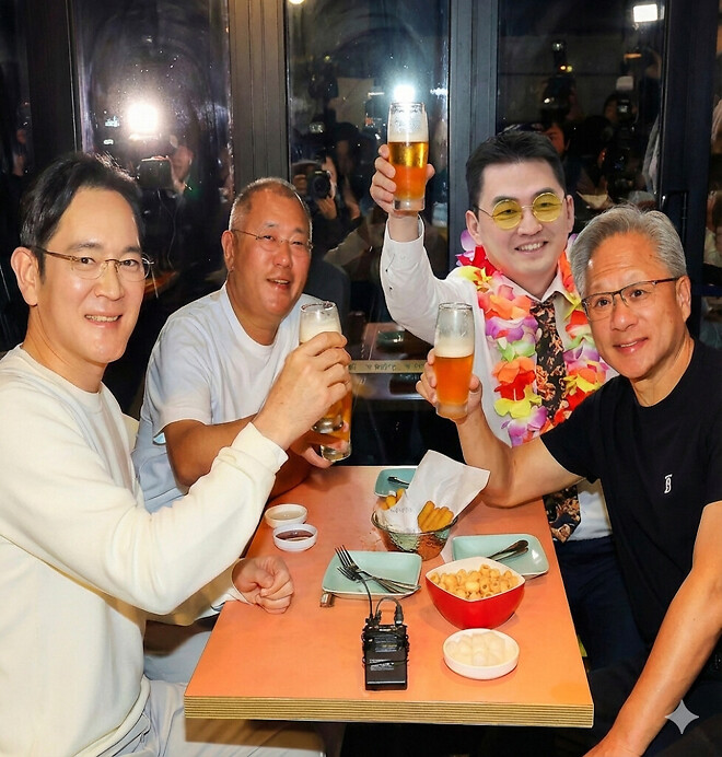 스마트폰 vs 전기차 vs 휴머노이드