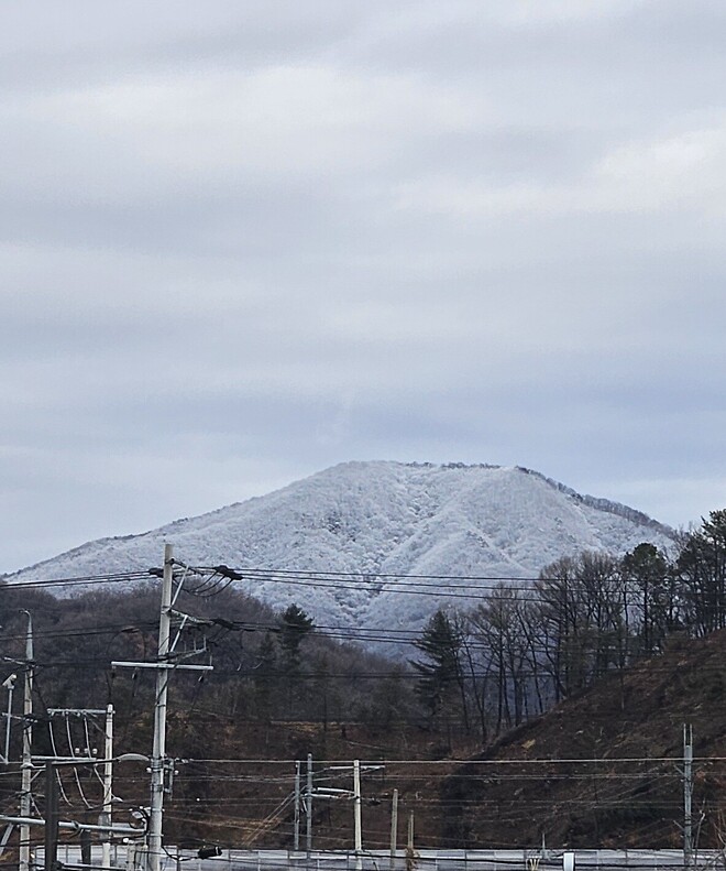 오늘 아침 산위의 눈