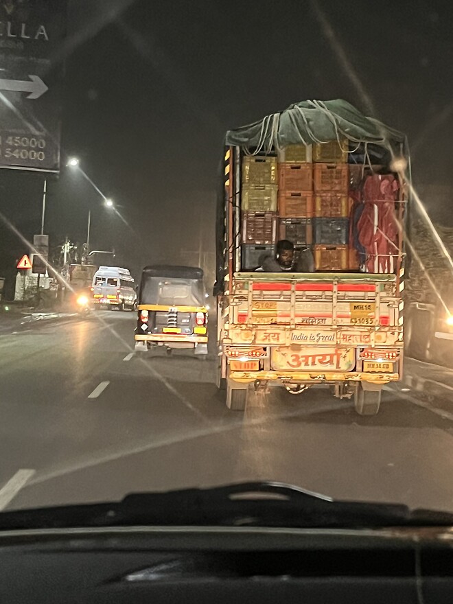 인도는 지금 감동좌를 보고 인도 추억이 생각났습니다