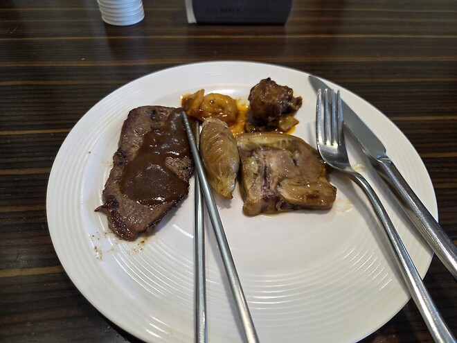 결혼식 두탕이 힘들구나...