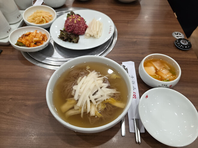 오늘은 청계천 다녀왔어요.