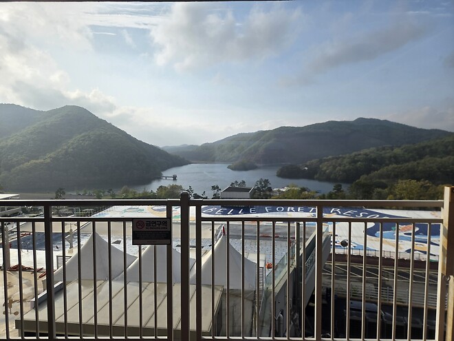 캬... 방 좋다...